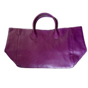 Beck Medium Leather Tote in Mere Purple